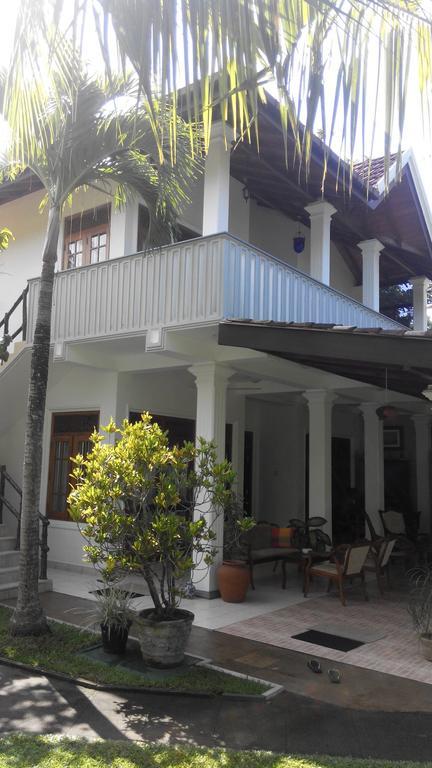 Surf Villa Hikkaduwa Dış mekan fotoğraf