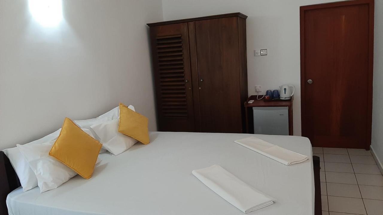 Surf Villa Hikkaduwa Dış mekan fotoğraf